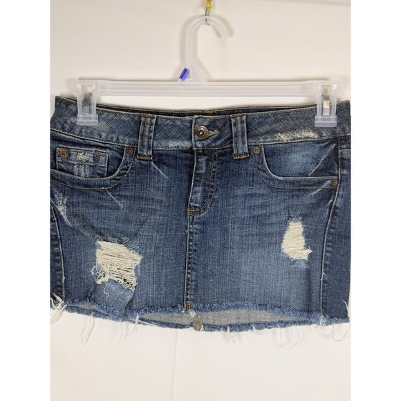 refuge Dresses & Skirts - Refuge Distressed Denim Mini Skirt Women's Size 7 Blue Jean Raw Hem Stretch